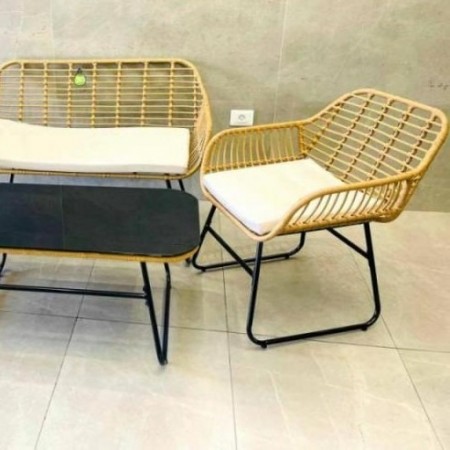 طقم كنب شاي بوص مع ارجل حديد 4 مقاعد 2 مفرد 1 مجوز مع طاولة مستطيل بيج